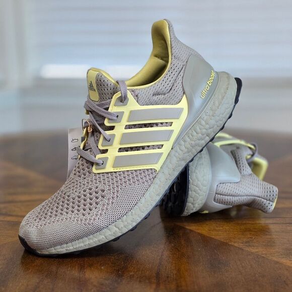 Adidas Ultraboost 1.0 Putty Beige Powder Yellow Black New JR3370 Men\'s Size 8.5